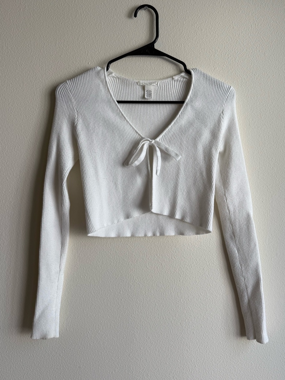 Full Tilt White Rib-Knit V-Neck Tie-Front Crop Top